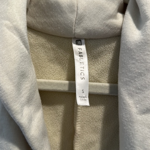 Fabletics cream jacket - Picture 2 of 3